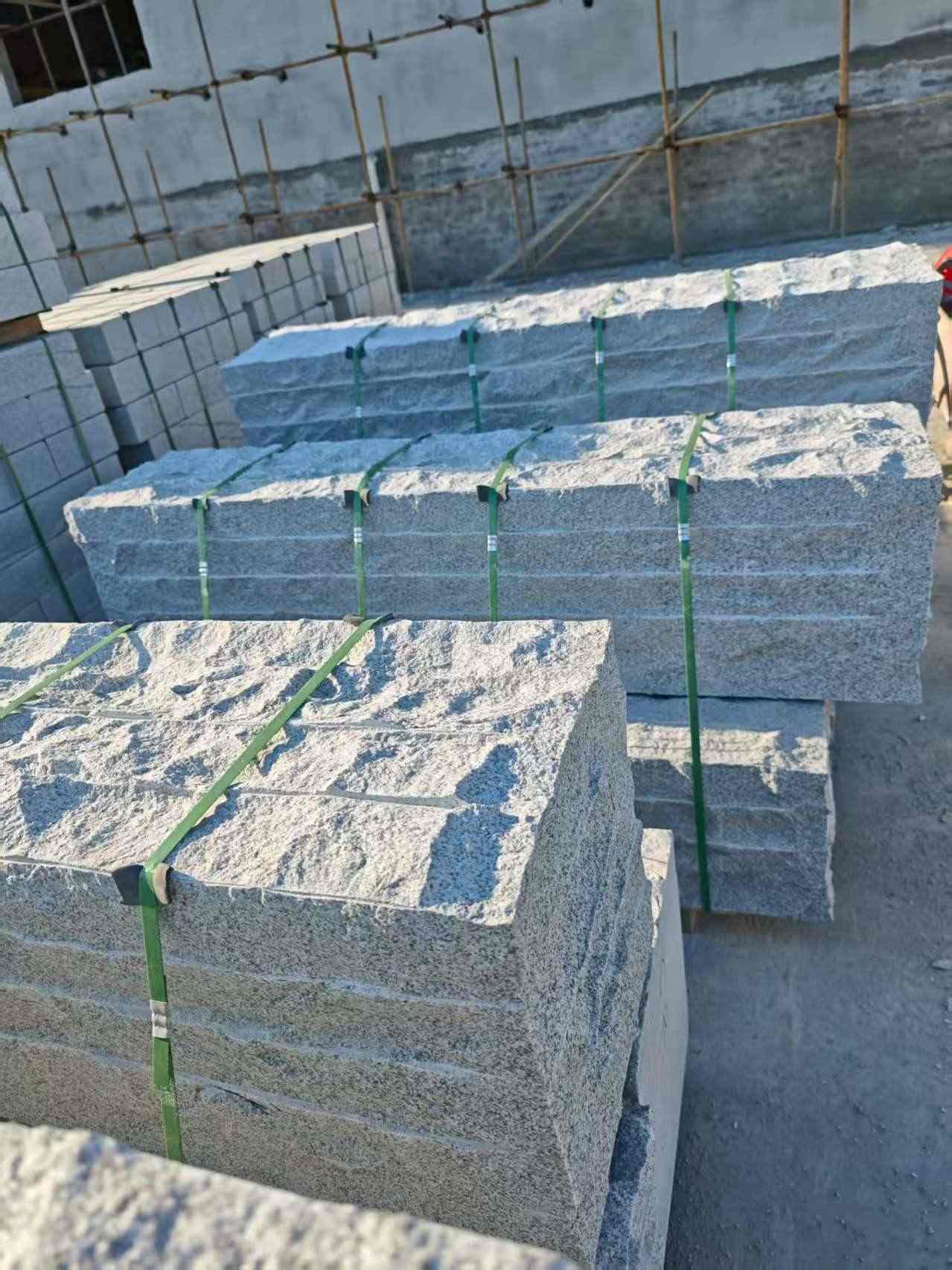 漯河芝麻白自然面整石 坐凳